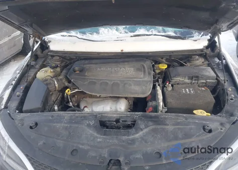 2015 Chrysler 200 Limited из США, поврежденный, VIN 1C3CCCAB2FN592801